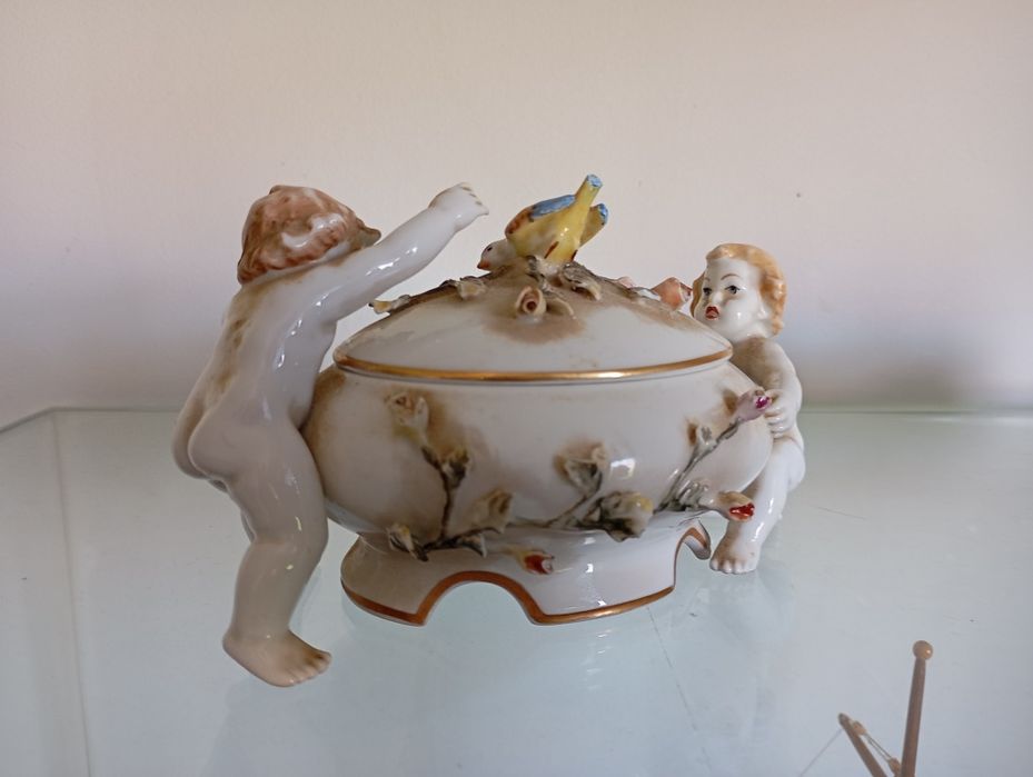 Caixa em porcelana antiga Artibus