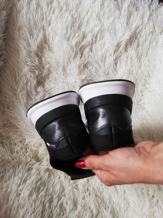 buty adidas 38 2/3 buty Adidas 38 2/3 czarne EE7159
