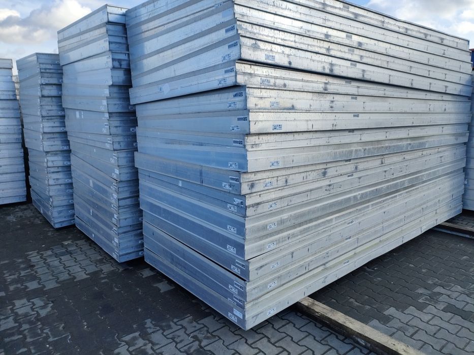 Stoły zalewowe 1.6mx5.65m z wkładem aluminiowym
