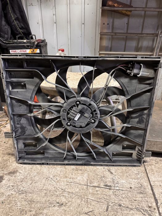 Wentylator chlodnicy Mercedes  W223