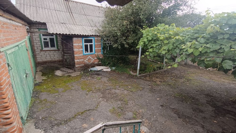Будинок 102 м², 15 соток, 4 кімнати, 3 гаражі, с. Малинівка, Чугуїв