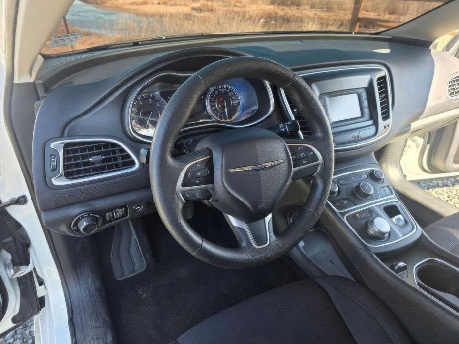 Chrysler 200 S      2015