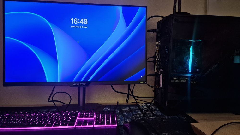 Torres ASUS Intel Core i5-14400F, NVIDIA GeForce RTX 5060