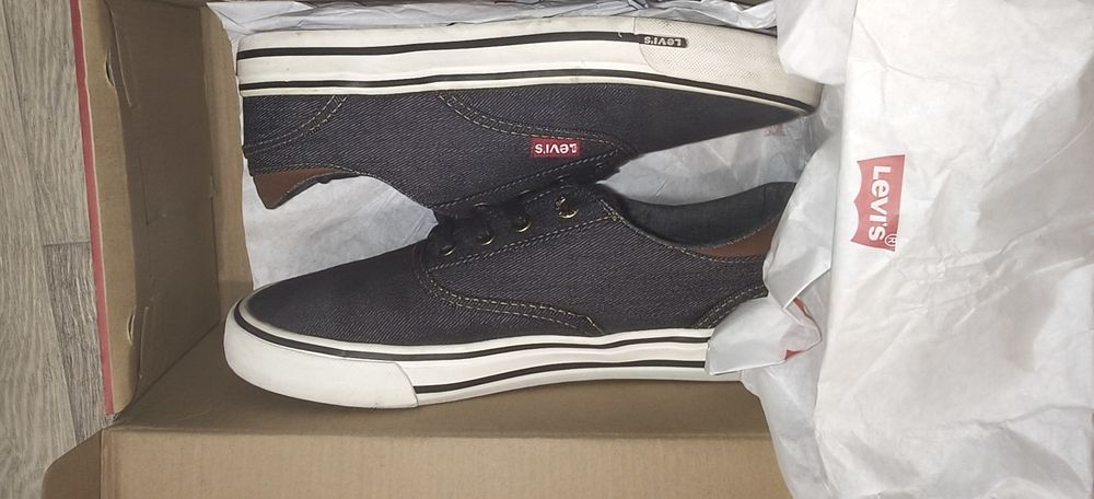 Чоловічі кеди levis 40-41 розмір