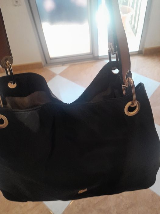 Mala preta de senhora