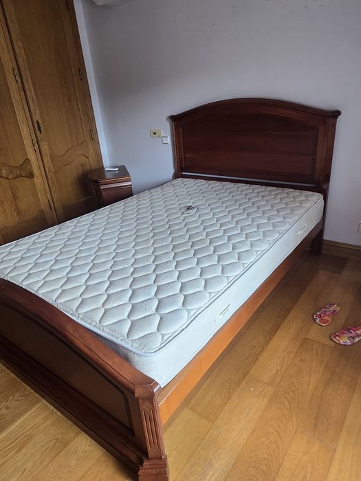 Cama + Mesas de Cabeceira + Comoda