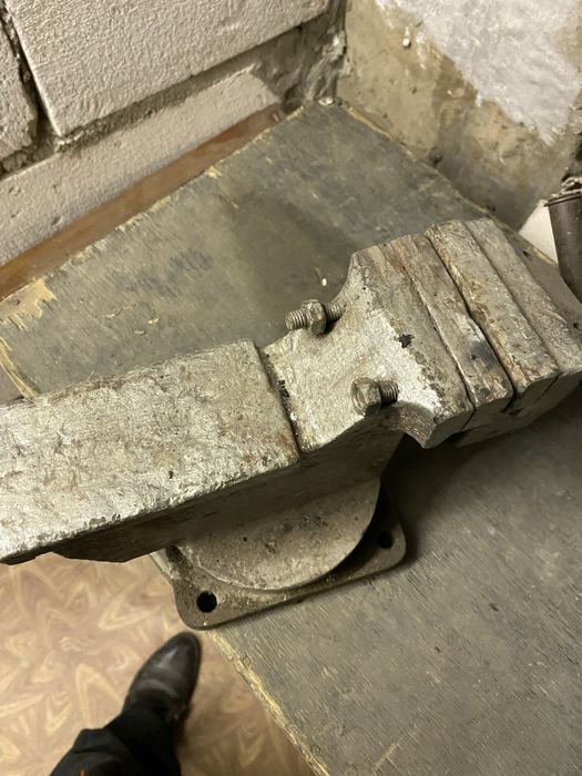 Т и с к и    с л е с а рные