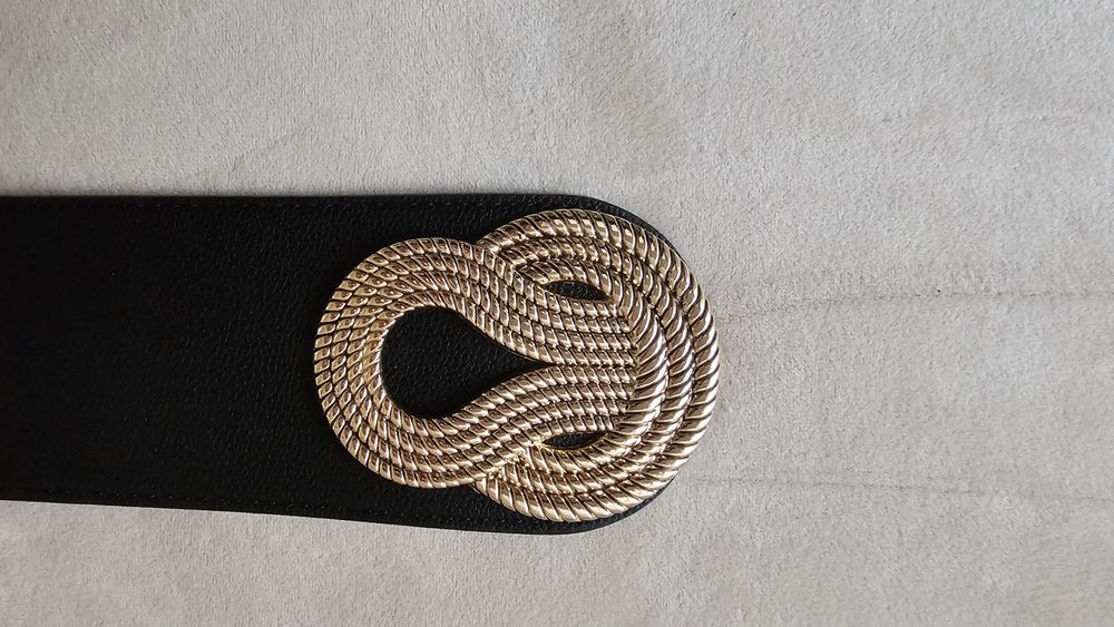 Pasek Nowy z metalową klamrą