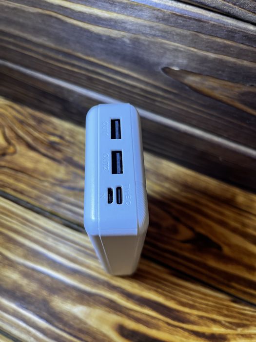 Power Bank 20 000 mAh (модель Y135) — новий