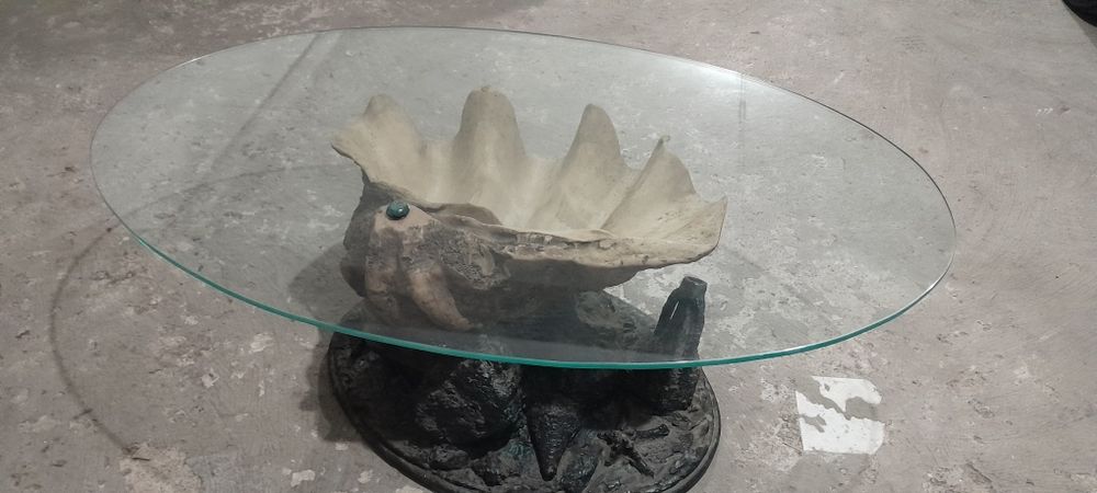 Mesa de centro em forma de CONCHA
