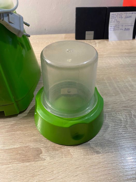 Blender kielichowy z kranikiem 2 W 1 GOURMETMAXX ZIELONY 400W