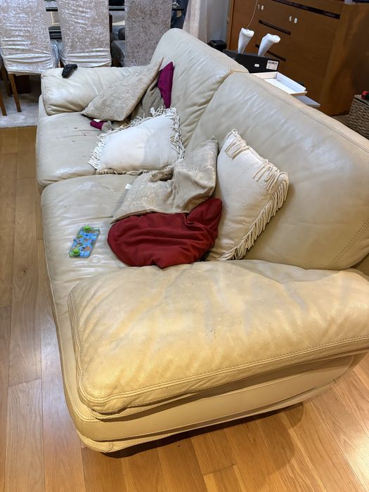 Sofá Chateau d’Ax 3 lugares em pele