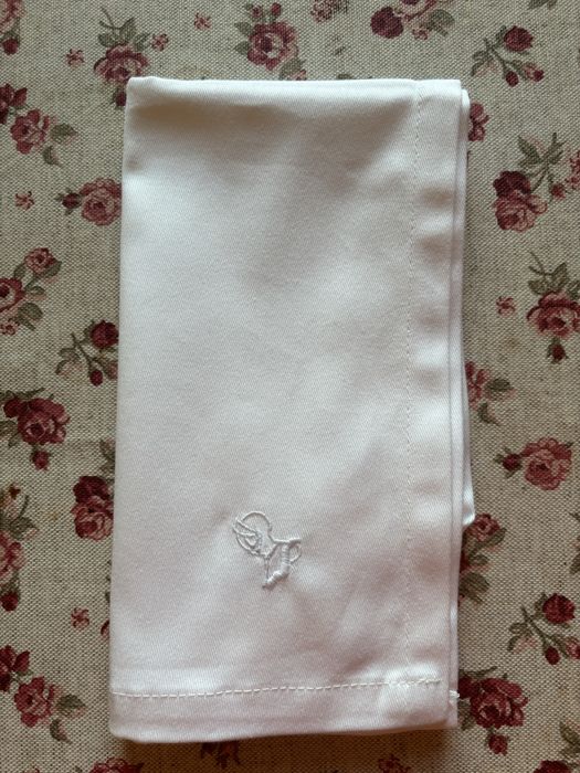 guardanapos bordados (elmo de fidalgo/cavaleiro)