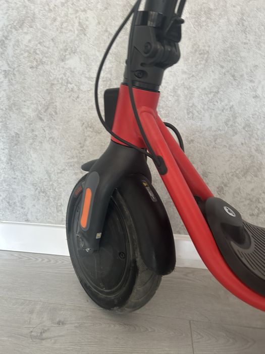 Продам електро самокат ninebot в гарному стані