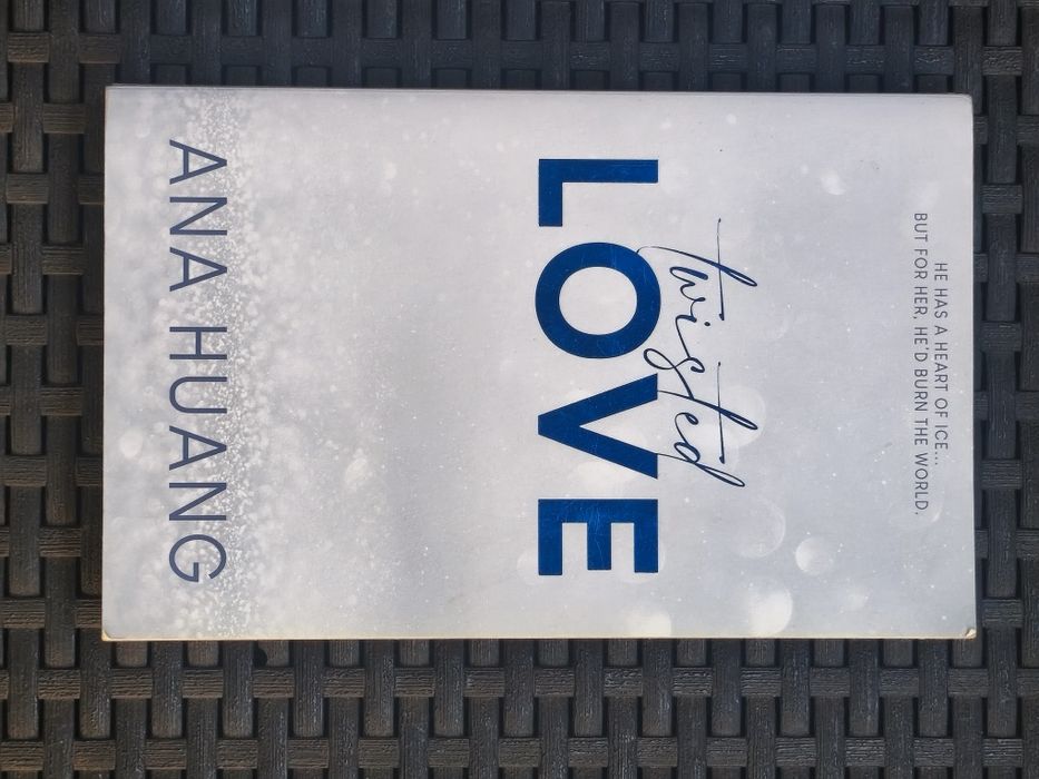Lote 2 Livros: Twisted Love + Twisted Games (Ana Huang)