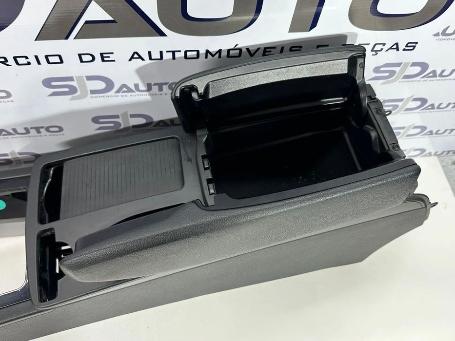Consola Central + Apoio Braço - Mercedes C (W204)