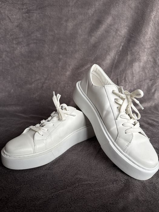 Gino Rossi białe sneakersy