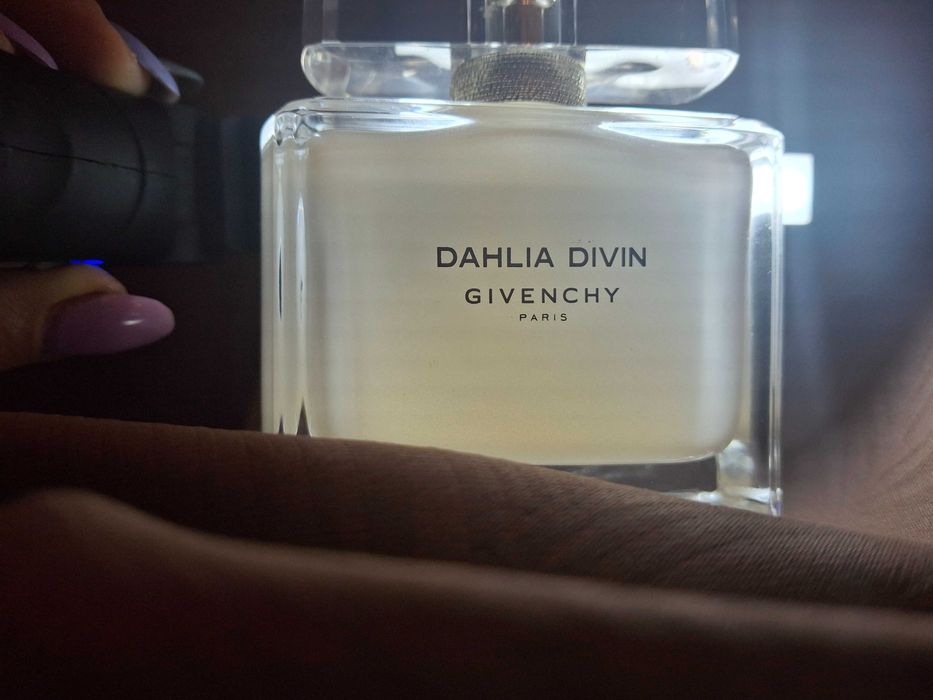 Dahlia Divin Eau Initiale Givenchy. 67/75 мл. Власна колекція