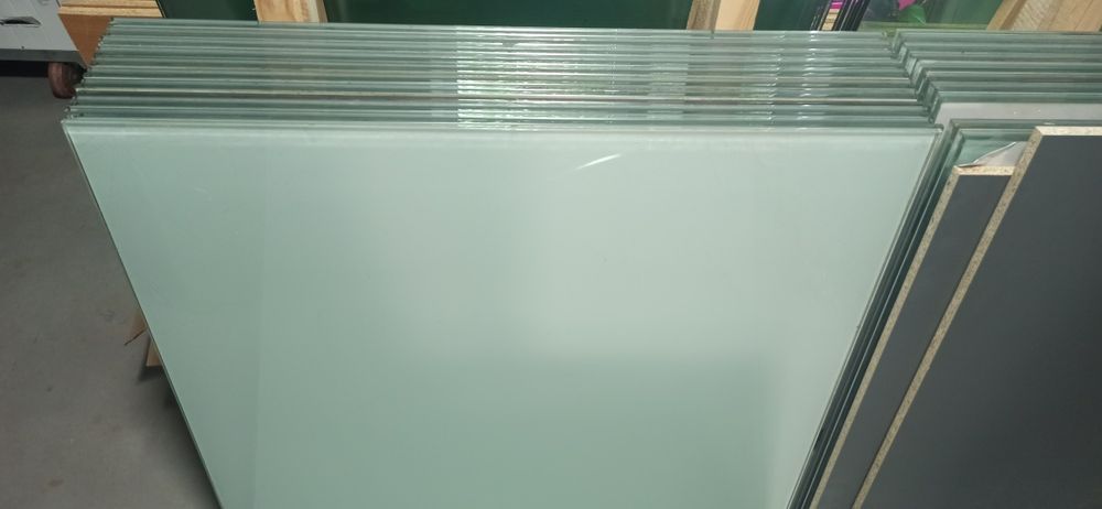 Гартоване скло 1*1 м (10мм) бу, у плівці та без, столи чи поручні