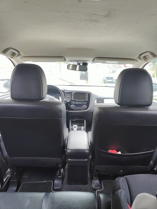 Mitsubishi Outlander PHEV Instyle 4WD 2013— Híbrido Plug-in