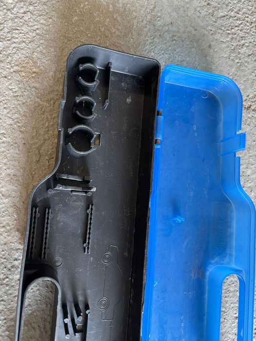 Peugeot pokrowiec etui na trójkąt ostrzegawczy