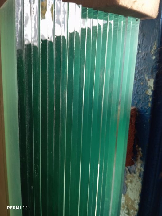 Стекло 3-10мм резка обработка.