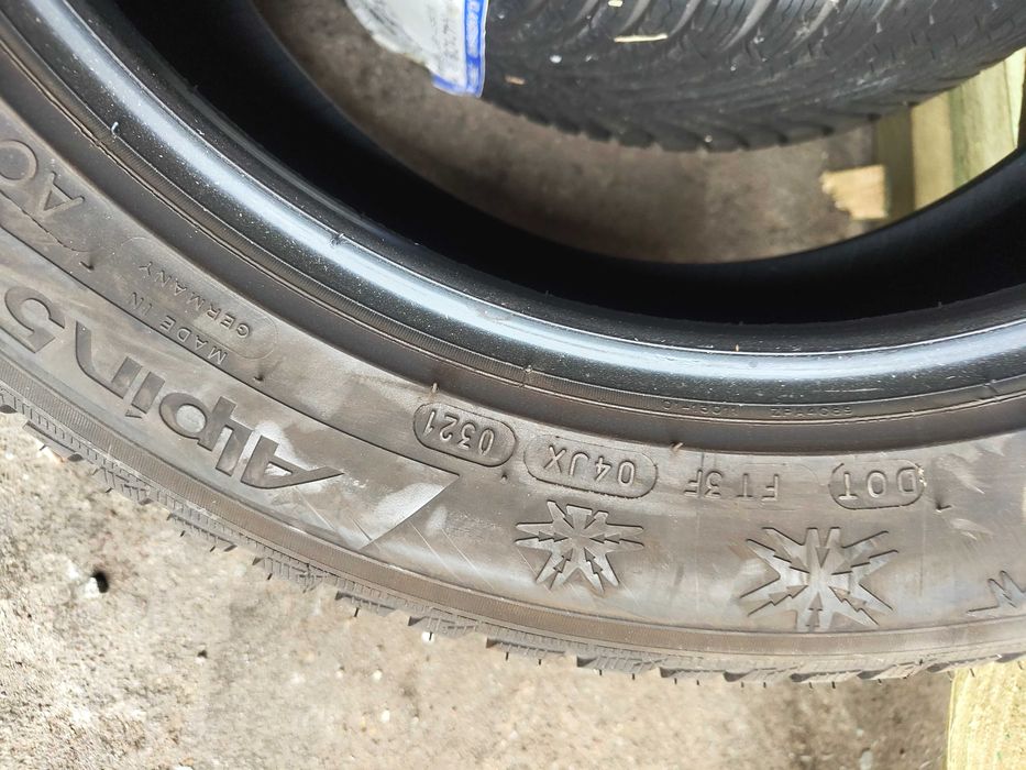 Opony zimowe uzywane 215 55 R17 Michelin 2021 rok 2 sztuki z46