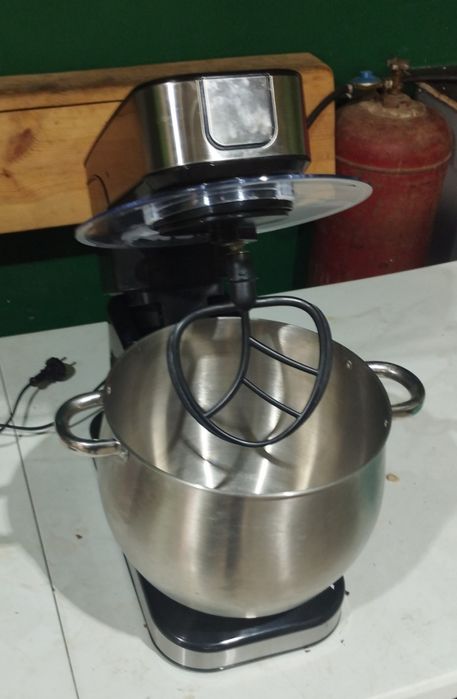 Планетарний міксер Royalti line  на 12 л.