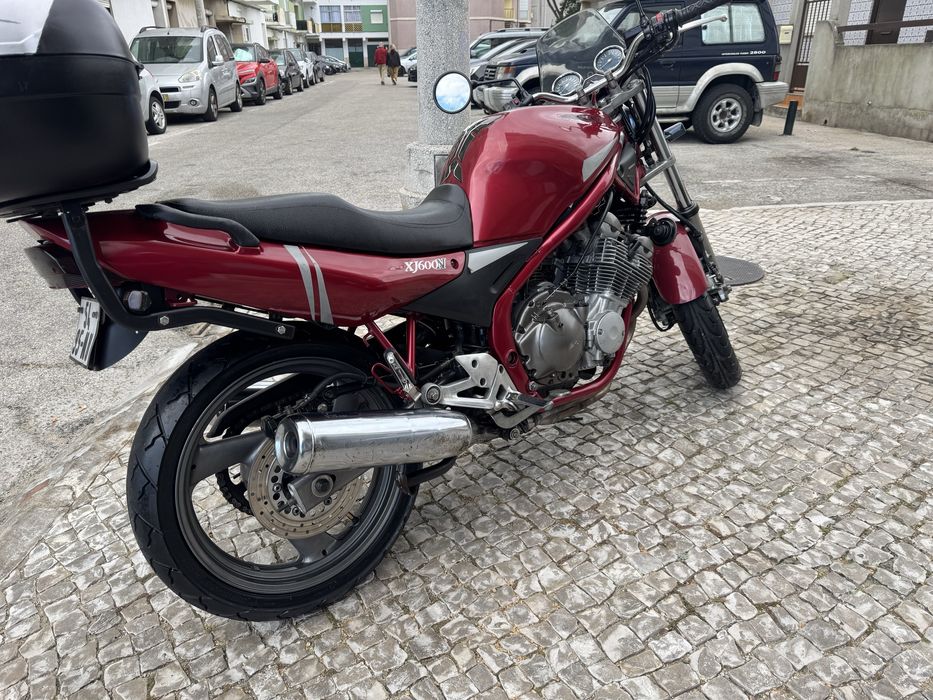 Moto xj 600  €1700