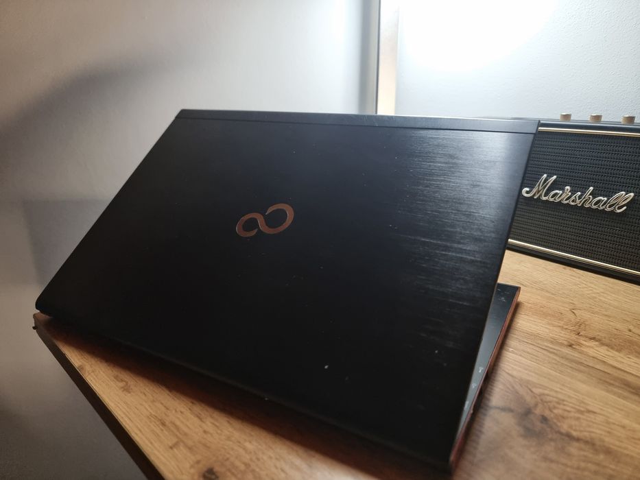 Ультрабук Fujitsu LifeBook U554/UB