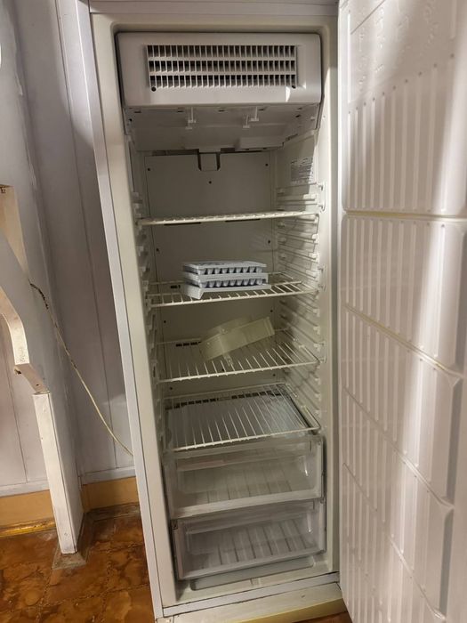 Продам морозильну камеру