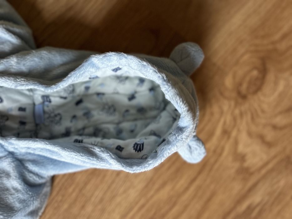 Kombinezon niemowlęcy Disney 6-9 msc.