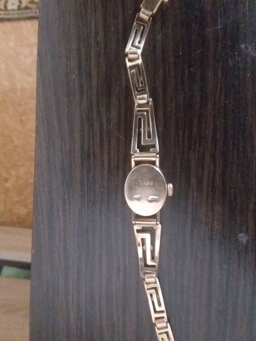 Продам золотий годинник оригінал