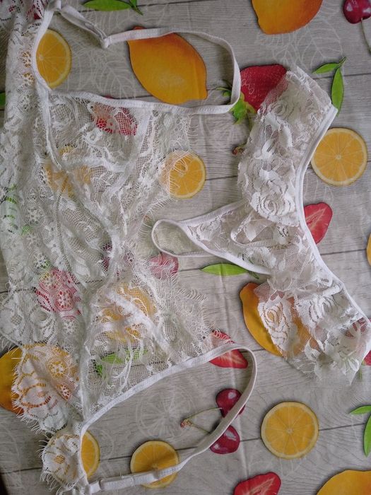 Komplet Bielizny Stanik Stringi Koronkowe Białe