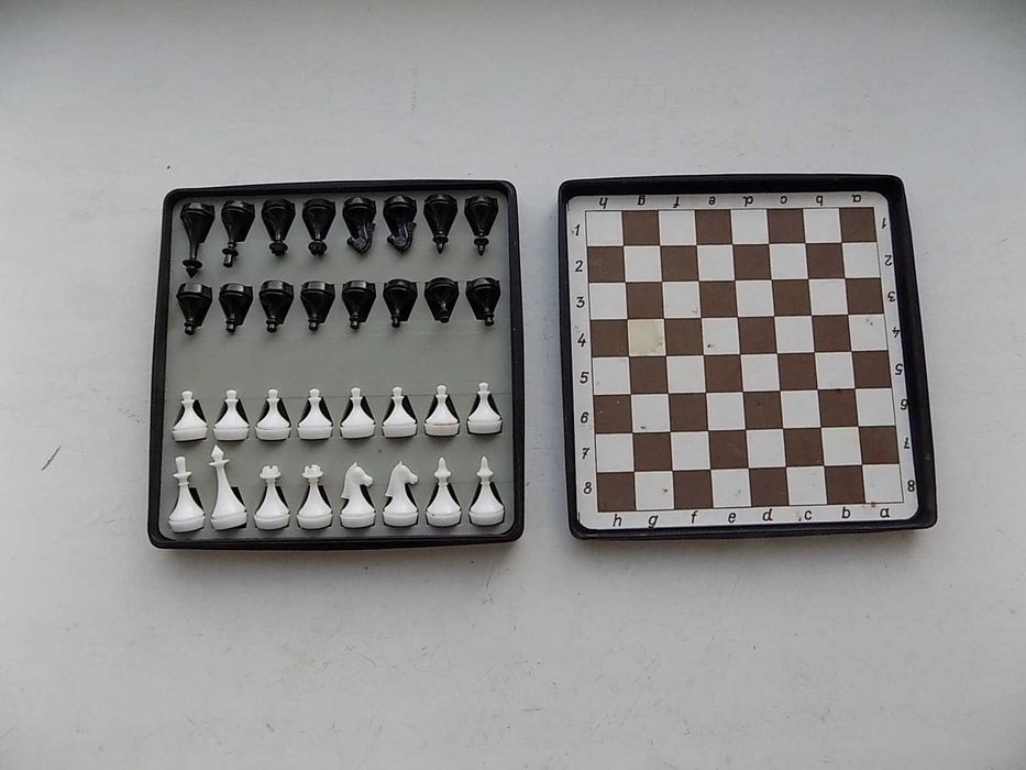 Игра настольная СССР Шахматы магнитные дорожные Киев 11х11х1,7 см