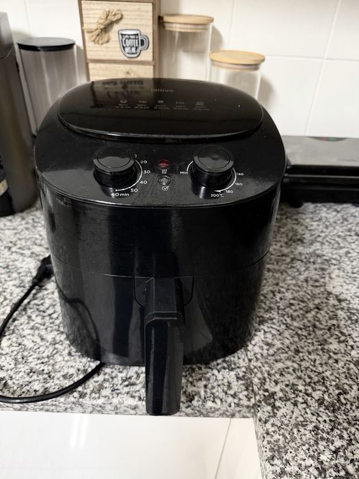Vendo air fryer em excelente estado