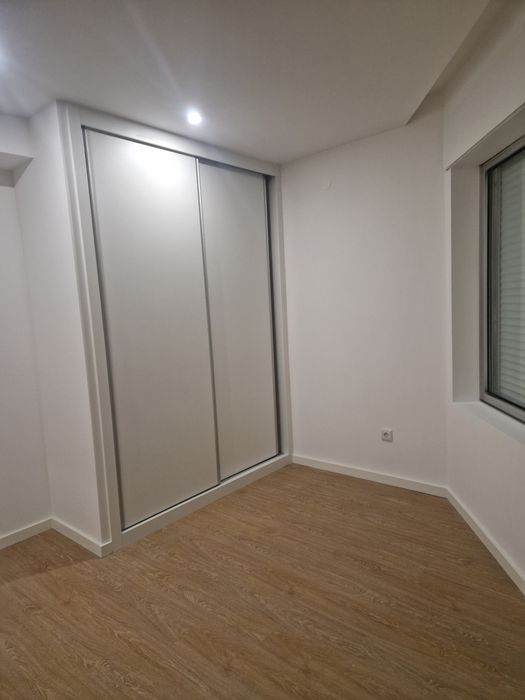 Alugo apartamento T3  c/ anexo 30m2