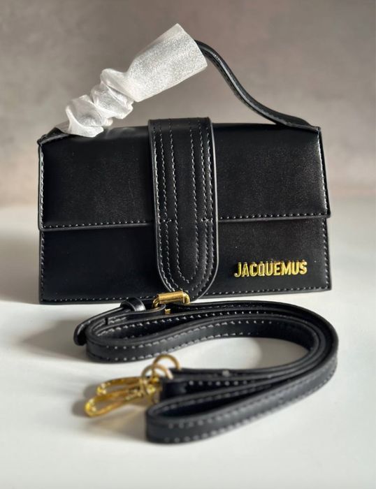 Женская сумка jacquemus  чорного  кольору/Жакмюс