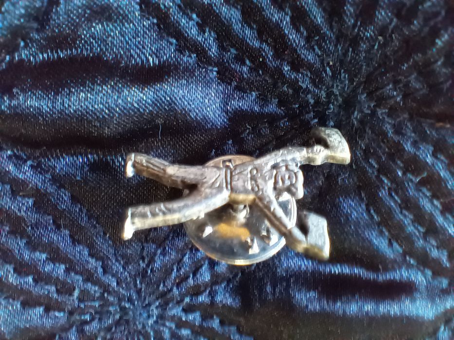 Pins antigos e coleção