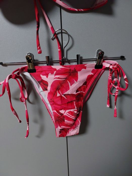 Новий жіночий купальник з біркою розмір S-M бренду i saw it firs