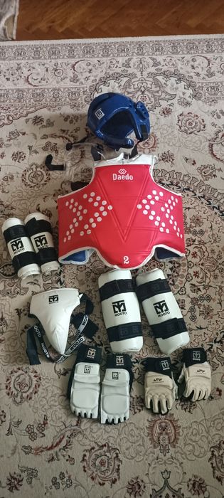 Продам комплект екіпірування для тхеквондо