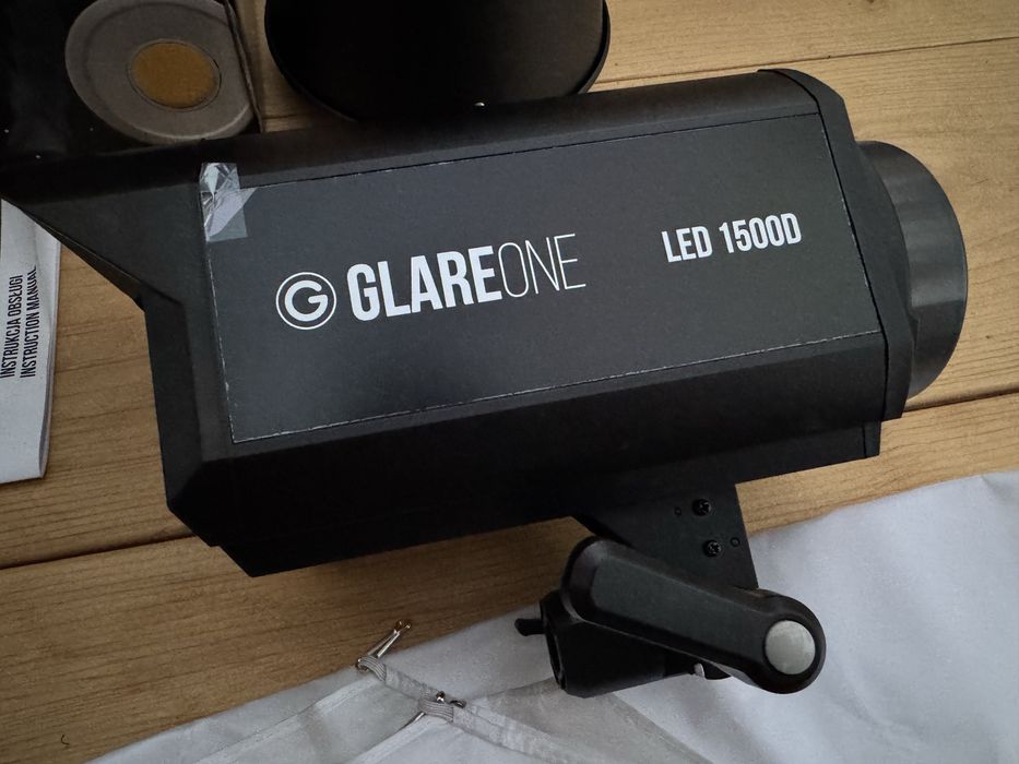 Zestaw Lampa GlareOne LED 1500D + statyw+softbox 120cm+strumienica