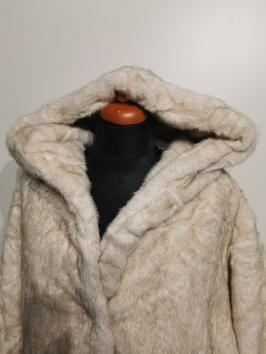 kurtka  z kapturem sztuczne norki kremowa/beżowa  M/L