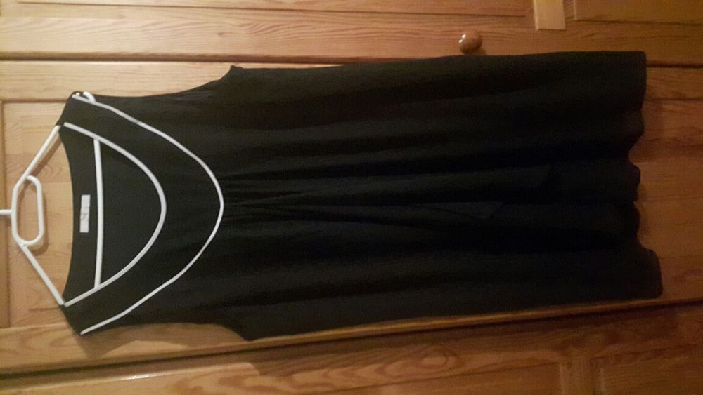 Sukienka czarna rozm.50