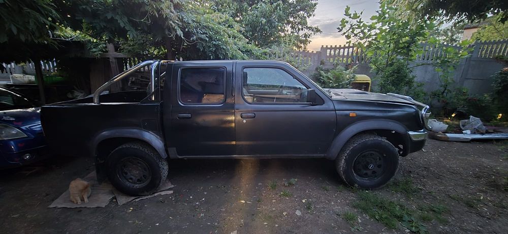Nissan pickup D22