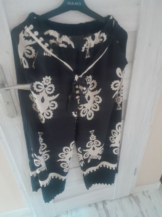 Zestaw spodnie szerokie bluzka