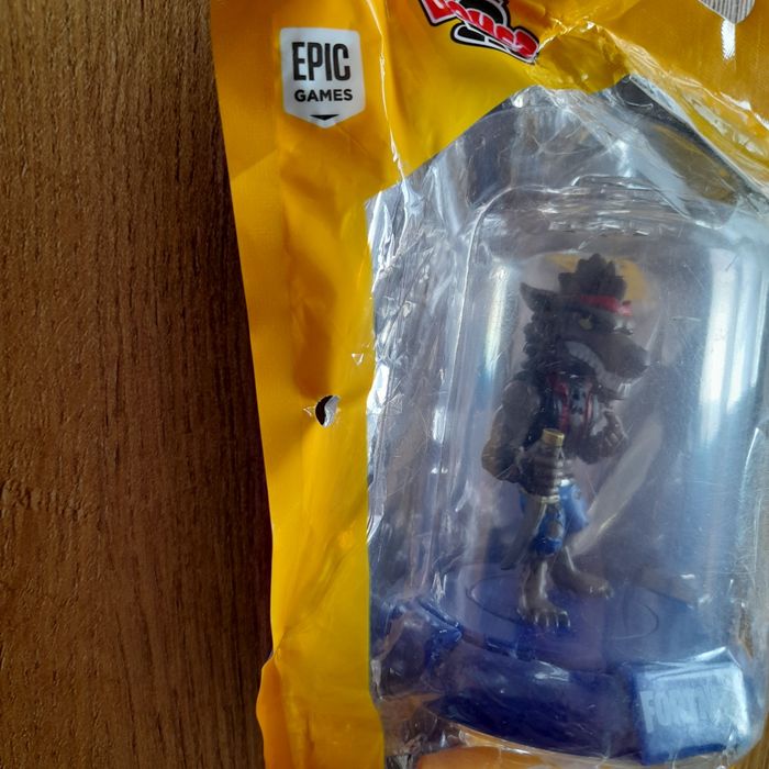 4x Nowe figurki Fortnite + koszulka Fortnite