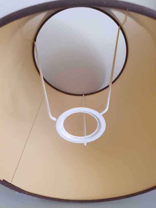 Abajour pequeno castanho