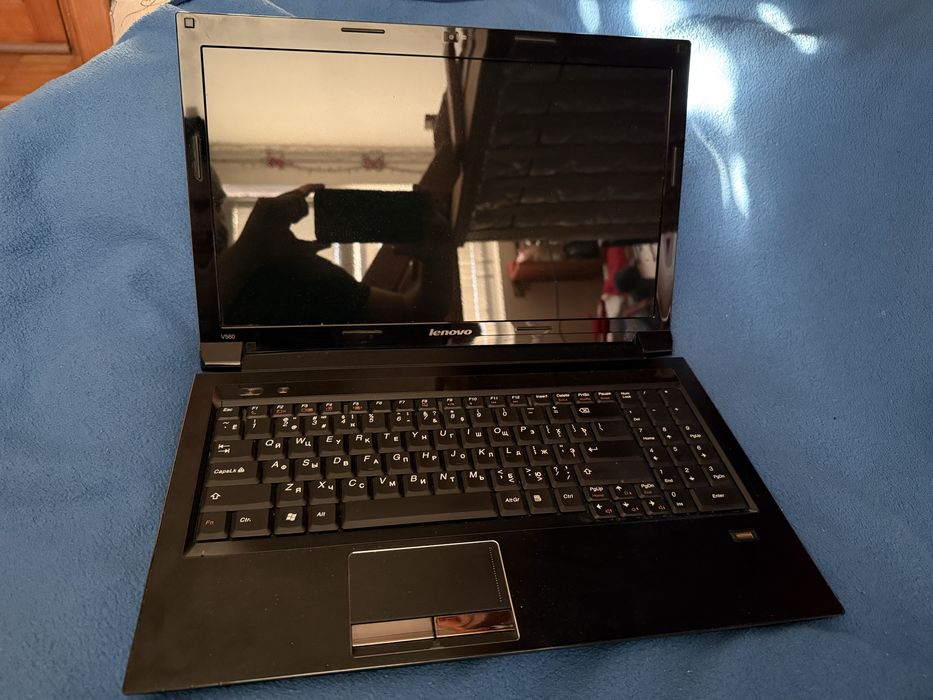 Ноутбук Lenovo V560