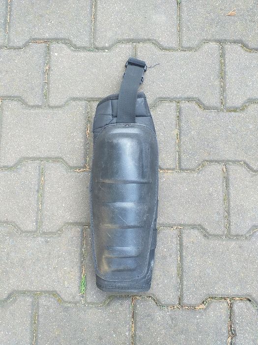 Ochraniacz na przedramie ,militaria,demobil,OPP,PZ,SW,wojskowe,ochrona